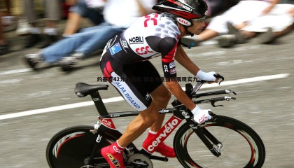 B体育-约基奇42分创新高 掘金力克强敌展现实力