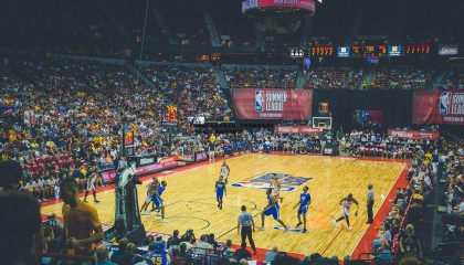 B体育-C罗国家队生涯决赛征程，三度闯关两度捧杯，今夜能否打破决赛进球荒？