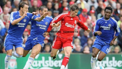 B体育-佛罗伦萨逆转竞争战局，力压博洛尼亚签下哲科